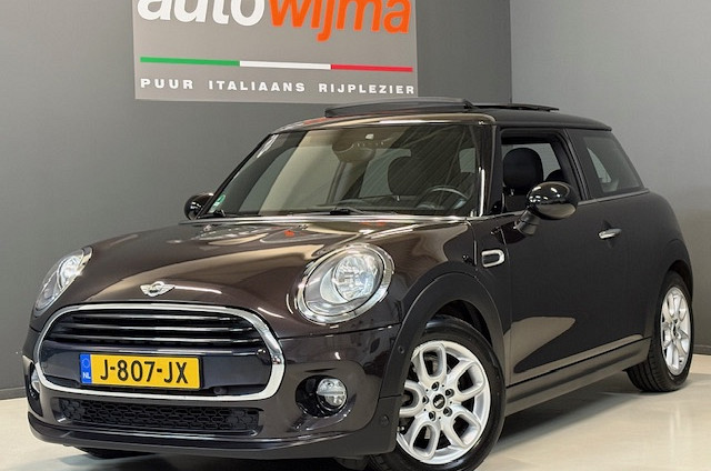 MINI Cooper Mini 1.5 Serious Automaat Panoramadak, Sportstoelen, navigatie, led lampen, climate control Keyles, 
